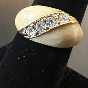 Vintage Gold Band Ring with Light Beige Oval with Faux Diamonds Size 7